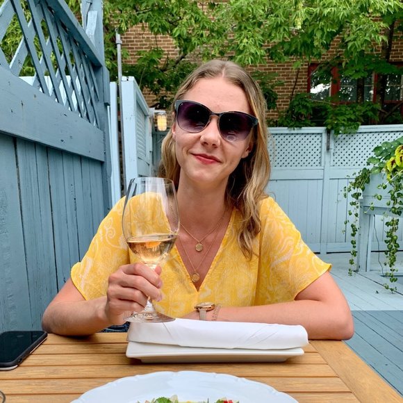 Meet your Posher, Sarah - Picture 1 of 1